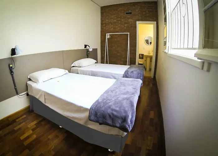 Albergue Brick *