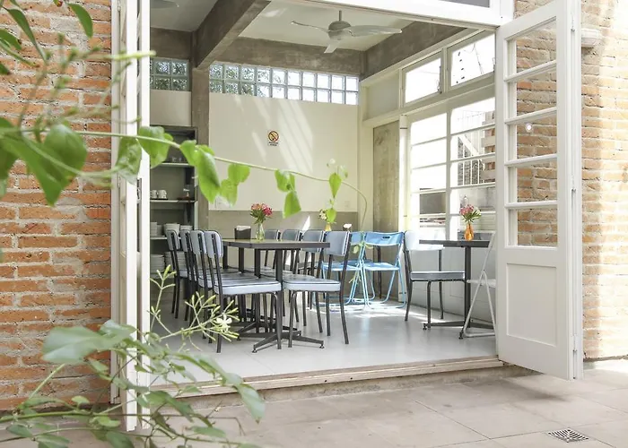 Albergue Brick *